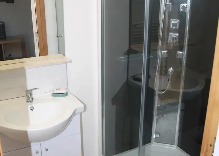 Honey Suckle Hideaway Céaucé