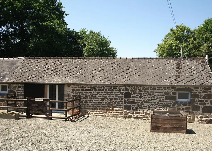 Honey Suckle Hideaway דירה Céaucé