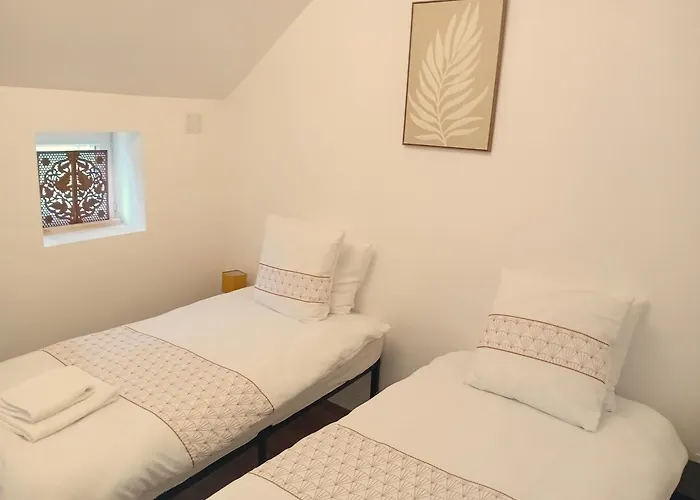 Honey Suckle Hideaway דירה Céaucé